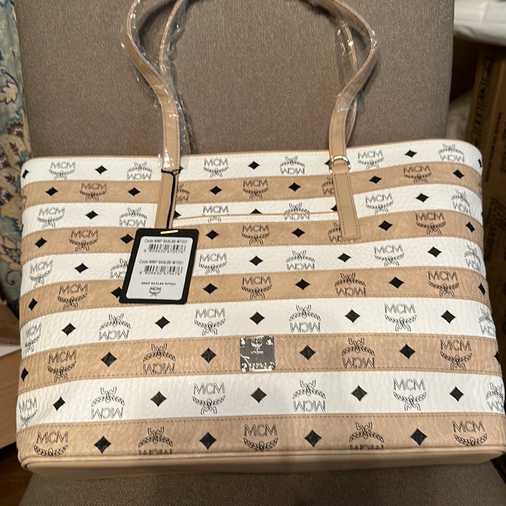 MGM beige and white bag